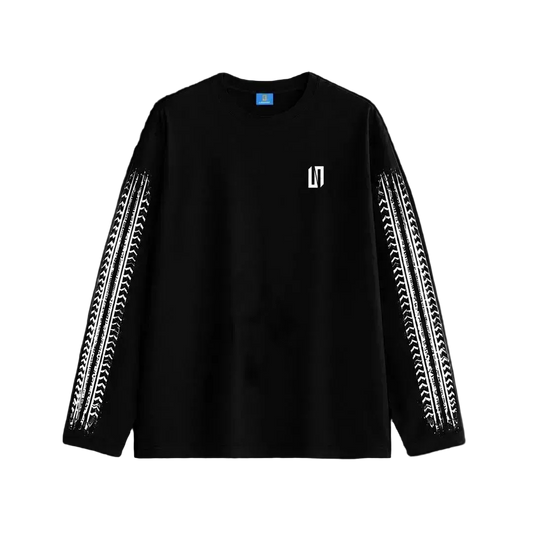 Black long sleeve racer tee